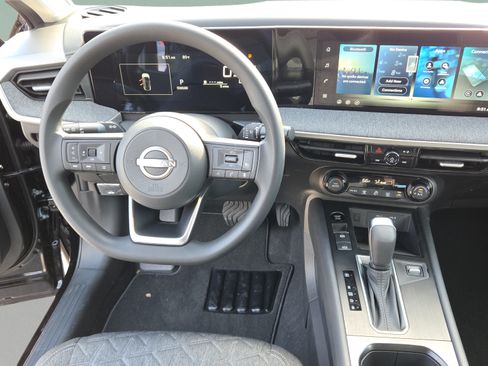 Used 2026 Nissan Kicks SV FWD image 13