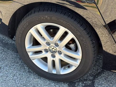 Used 2017 Volkswagen Jetta S w/ Jetta S Cold Weather Package FWD image 19