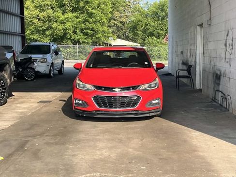 Used 2017 Chevrolet Cruze LT w/ Sun And Sound Package FWD image 6