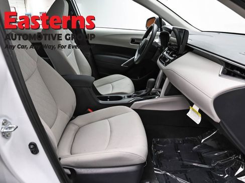 Used 2024 Toyota Corolla Cross L AWD/4WD image 23