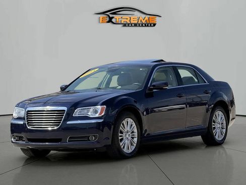 Used 2014 Chrysler 300 AWD w/ Driver Convenience Group image 1