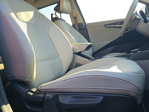 Certified 2023 Kia Niro Wind FWD image 11