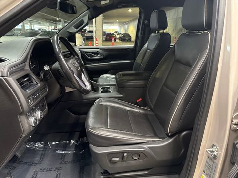 Used 2021 GMC Yukon XL SLT AWD/4WD image 17