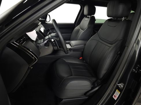 Used 2025 Land Rover Range Rover Sport SE image 19