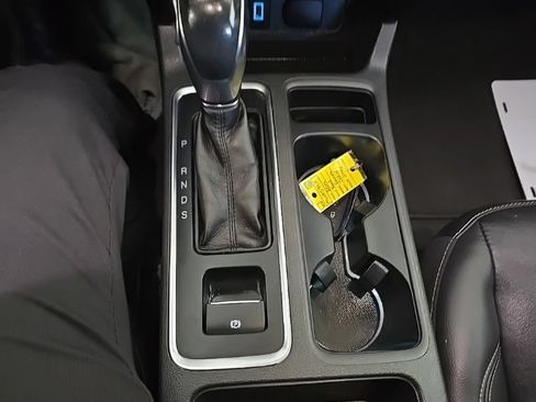 Used 2019 Ford Escape Titanium FWD image 9