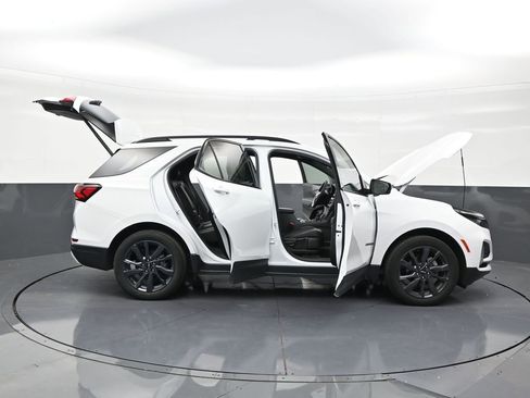 Used 2024 Chevrolet Equinox RS w/ RS Leather Package FWD image 29
