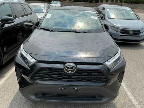 Used 2025 Toyota RAV4 LE AWD/4WD image 3