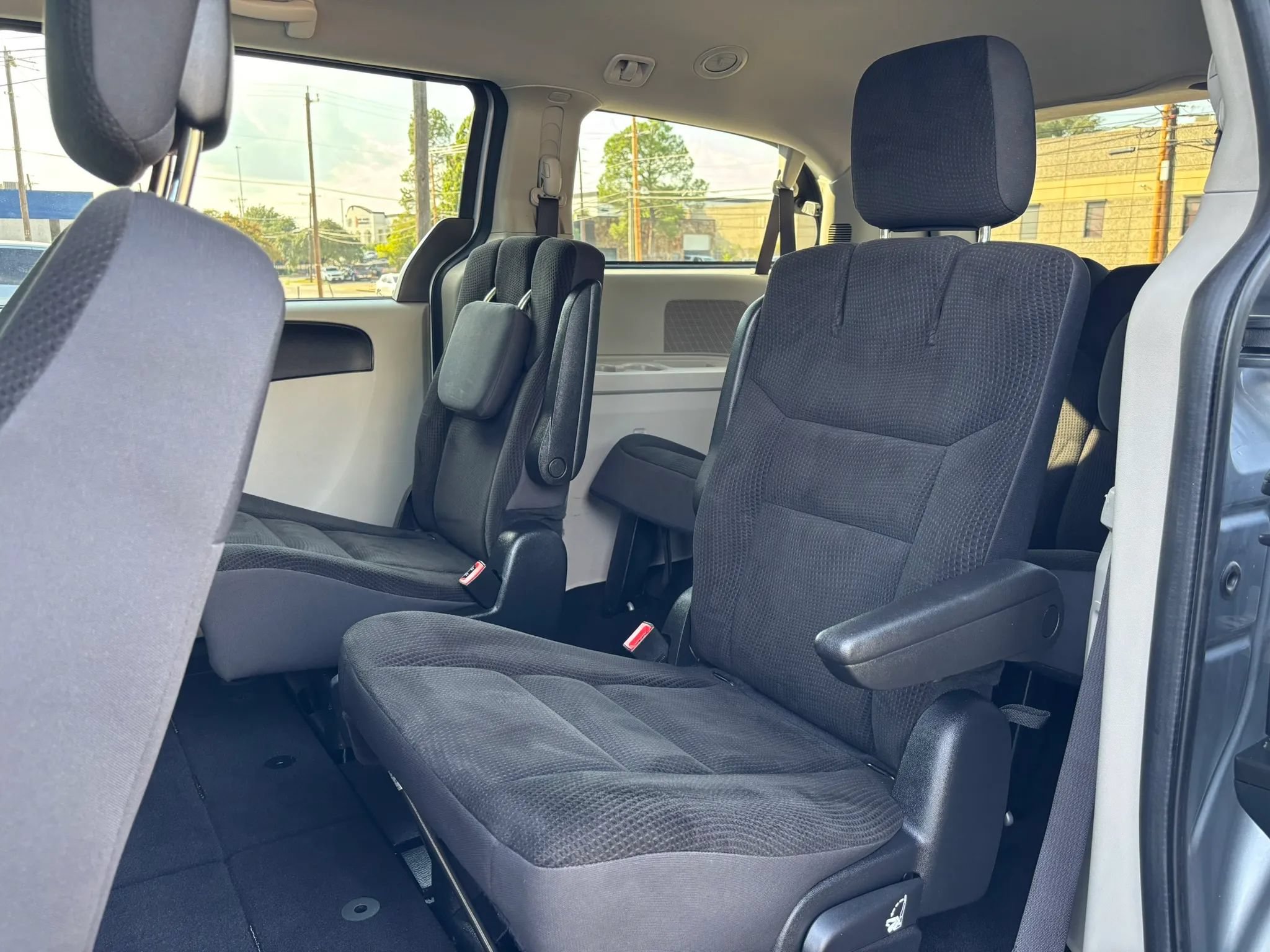 Used 2019 Dodge Grand Caravan SE w/ UConnect Hands-Free Group FWD image 44