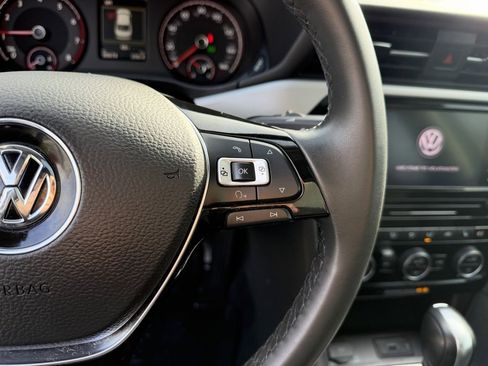 Used 2022 Volkswagen Passat 2.0T SE image 19