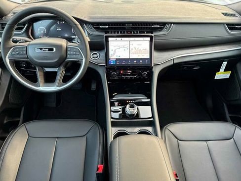 New 2025 Jeep Grand Cherokee L Limited image 10