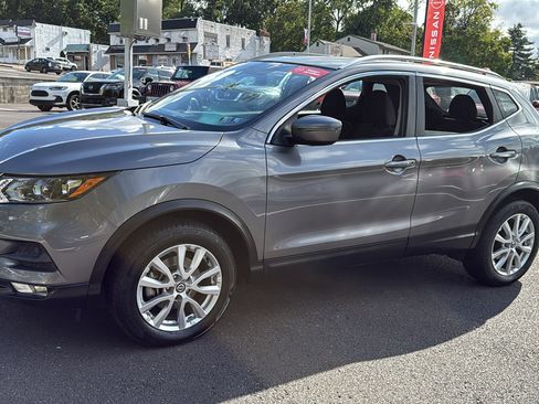 Certified 2021 Nissan Rogue Sport SV image 3
