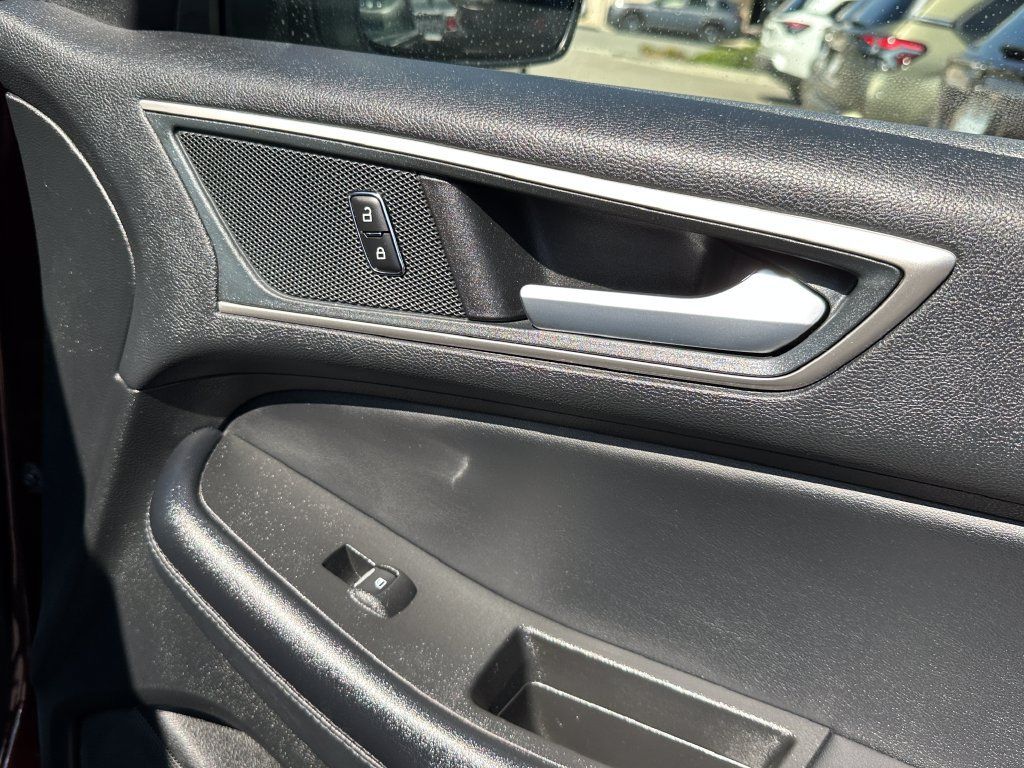 Used 2024 Ford Edge SEL AWD/4WD image 13