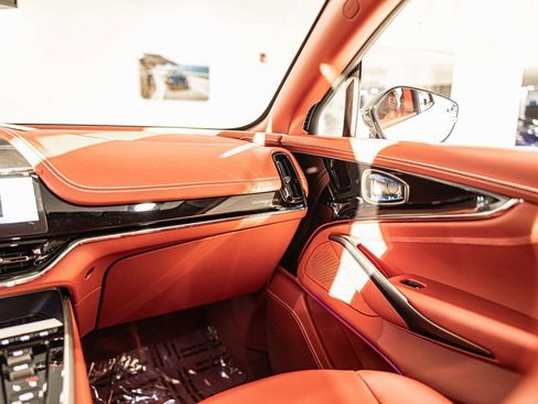 New 2026 Aston Martin DBX 707 image 39