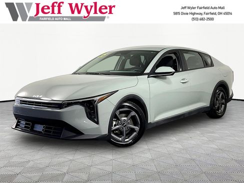 Used 2025 Kia K4 FWD image 1