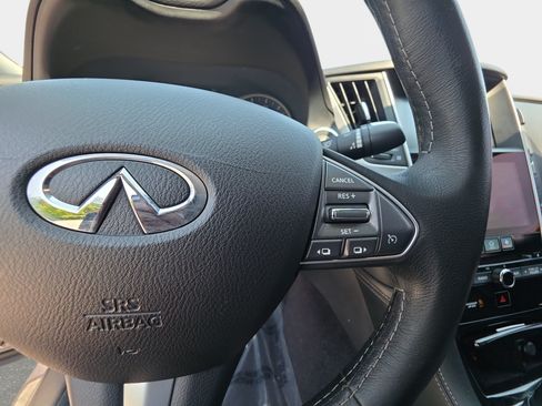 Used 2016 INFINITI Q50 Premium AWD/4WD image 18