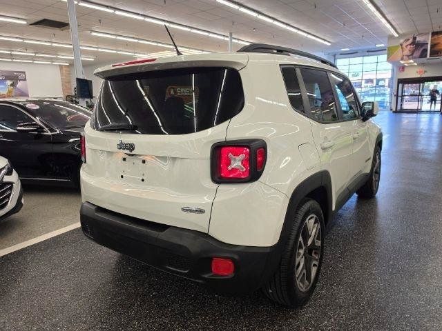 Used 2016 Jeep Renegade Latitude FWD image 5
