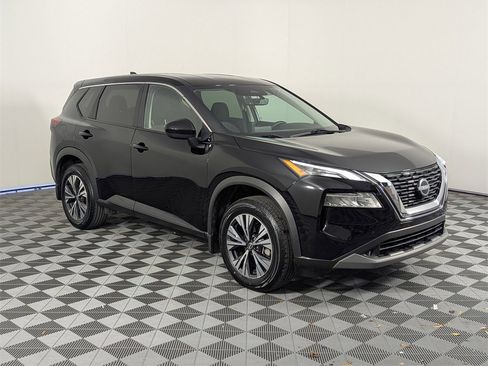 Used 2023 Nissan Rogue SV image 9