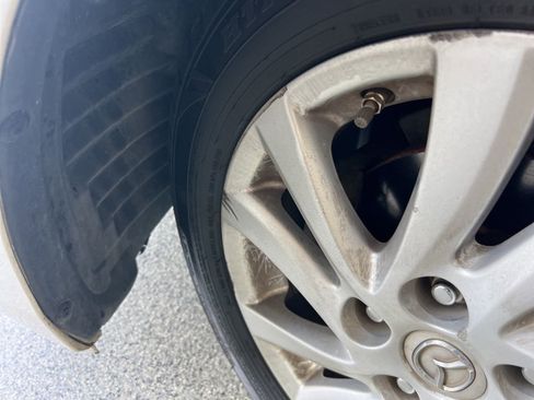 Used 2012 MAZDA MAZDA3 i Touring image 9