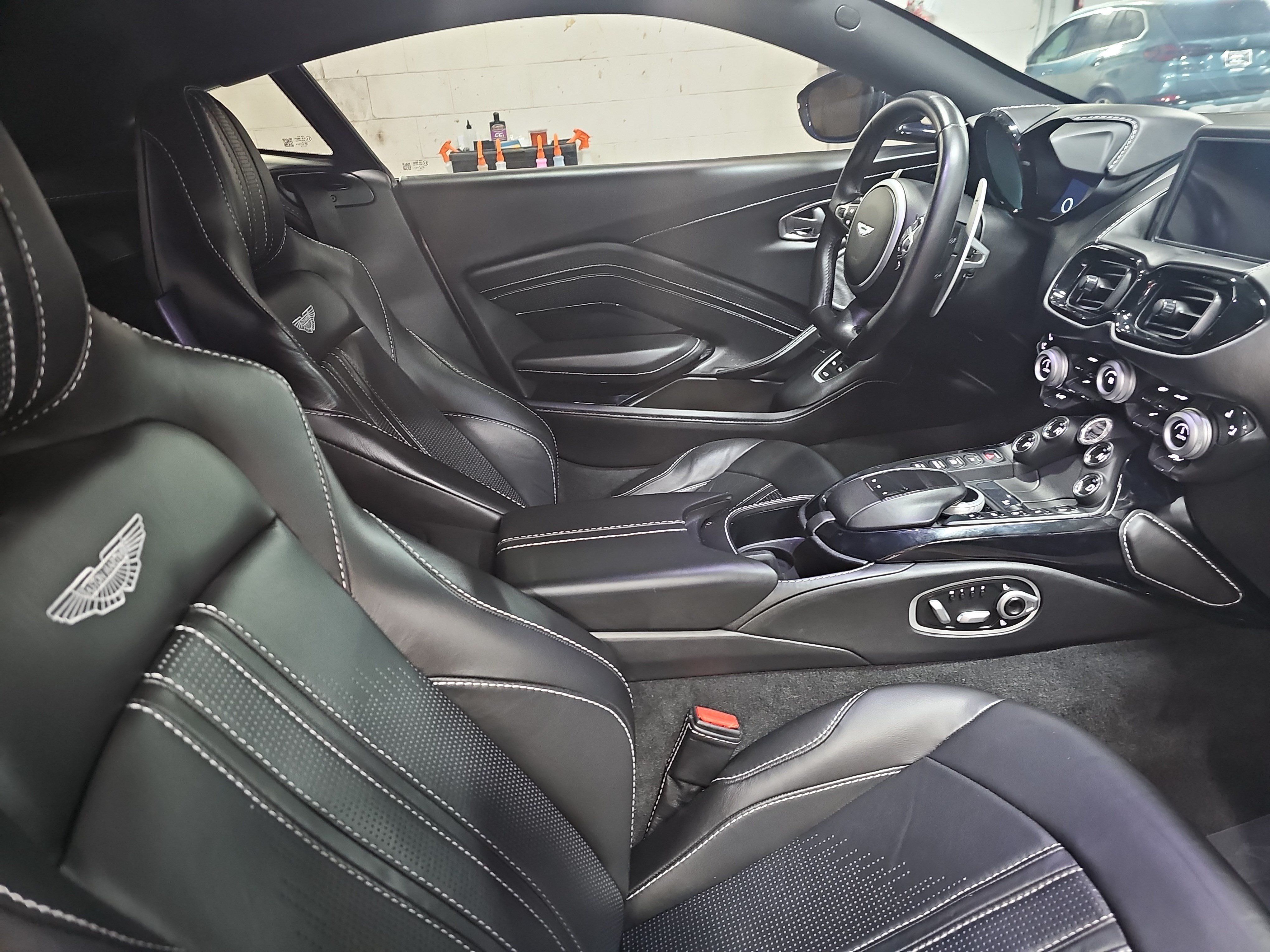 Used 2019 Aston Martin V8 Vantage Coupe RWD image 10