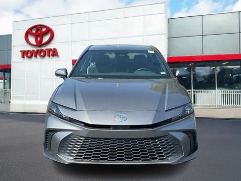Used 2025 Toyota Camry SE FWD image 13