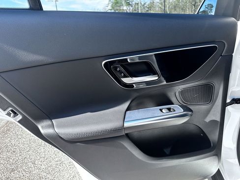 Used 2025 Mercedes-Benz GLC 300 image 27