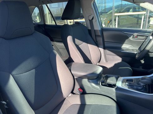 Used 2024 Toyota RAV4 LE image 10