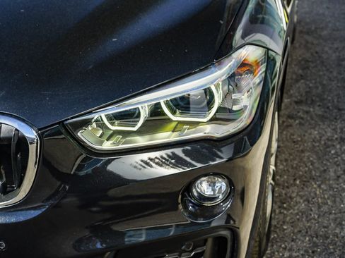 Used 2019 BMW X1 xDrive28i w/ M Sport Package image 4