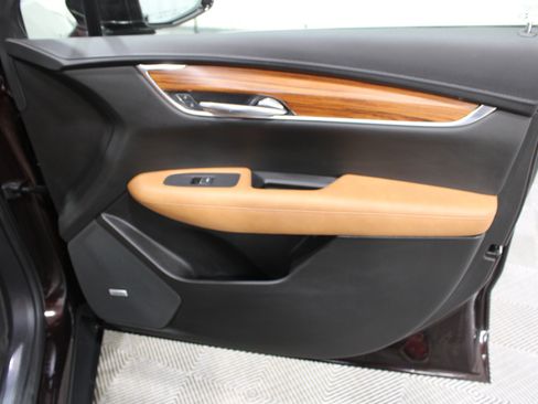 Used 2020 Cadillac XT5 Premium Luxury FWD image 30