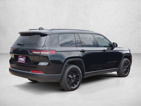 Used 2025 Jeep Grand Cherokee L Altitude AWD/4WD image 5
