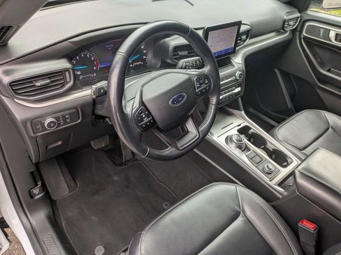 Used 2020 Ford Explorer XLT w/ Equipment Group 202A image 11