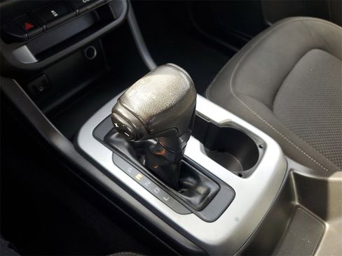 Used 2020 Chevrolet Colorado LT image 36