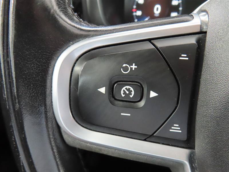 Used 2020 Volvo XC60 T6 Momentum w/ Protection Package Premier AWD/4WD image 23