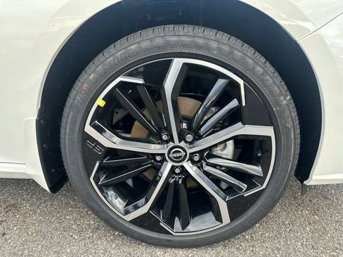 Certified 2025 Nissan Altima 2.5 SR AWD/4WD image 14