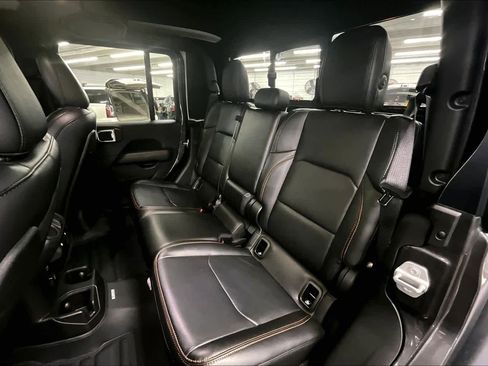 Used 2023 Jeep Gladiator Mojave w/ LED Lighting Group AWD/4WD image 18