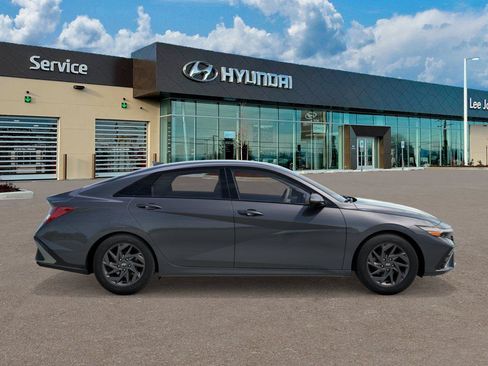 New 2026 Hyundai Elantra Hybrid FWD image 7