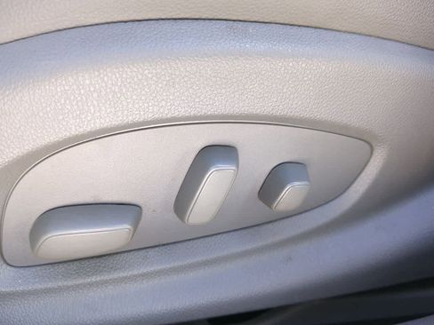 Used 2019 Chevrolet Impala LT image 10