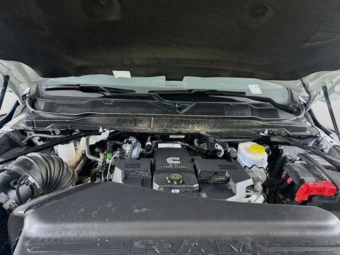 Used 2024 RAM 2500 Laramie image 33