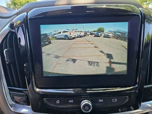 Used 2018 Chevrolet Traverse LT w/ LPO, Blackout Package AWD/4WD image 12