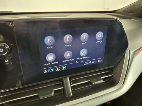 Used 2025 Chevrolet Trax RS w/ Sunroof Package image 19