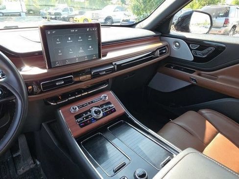 Used 2024 Lincoln Aviator Reserve w/ Equipment Group 201A AWD/4WD image 17