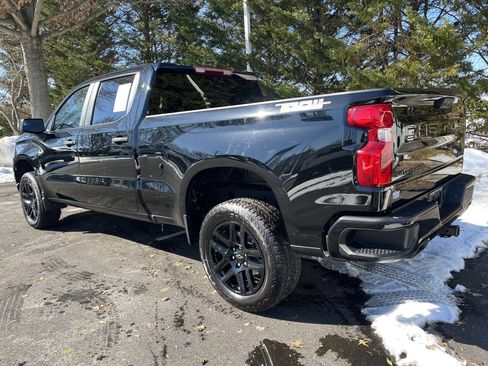 Used 2024 Chevrolet Silverado 1500 Custom Trail Boss w/ Midnight Edition image 8