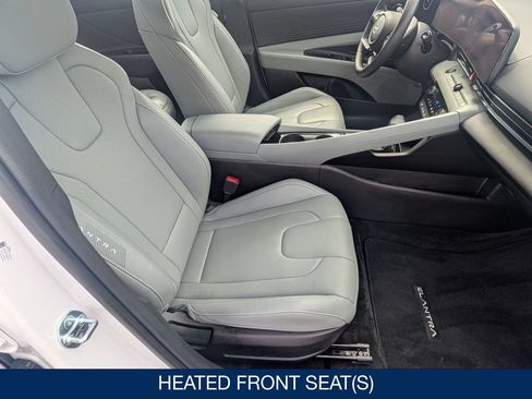 Certified 2025 Hyundai Elantra Limited FWD image 31