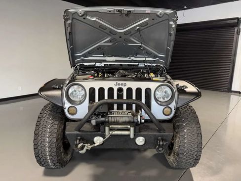 Used 2015 Jeep Wrangler Rubicon w/ Power Convenience Group AWD/4WD image 7