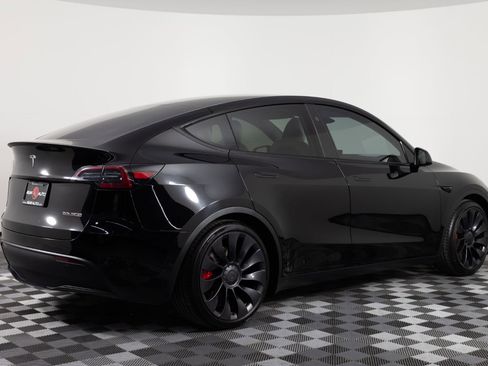 Used 2024 Tesla Model Y Performance AWD/4WD image 8