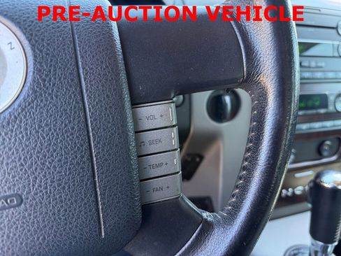 Used 2006 Lincoln Mark LT 4x4 image 24