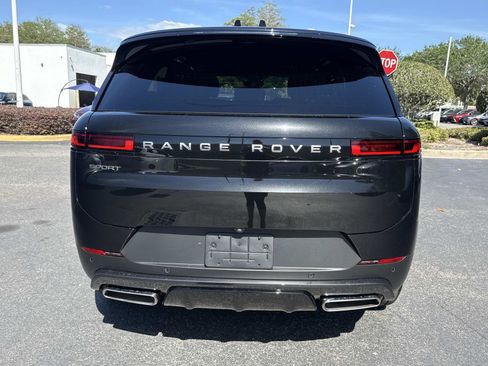 Used 2025 Land Rover Range Rover Sport S image 4