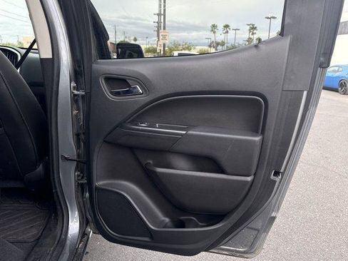 Used 2022 Chevrolet Colorado LT w/ Luxury Package image 32