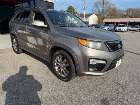 Used 2013 Kia Sorento SX w/ SX Premium Pkg image 3
