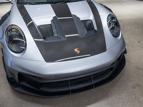 Certified 2025 Porsche 911 GT3 RS RWD image 9