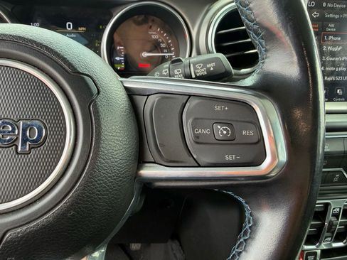 Used 2022 Jeep Wrangler Unlimited Rubicon 4xe image 18